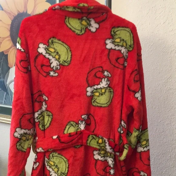 Grinch Robe - Picture 7 of 7